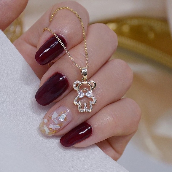 Women Cute Bear Pendant Short Necklace - Picture 4 of 4